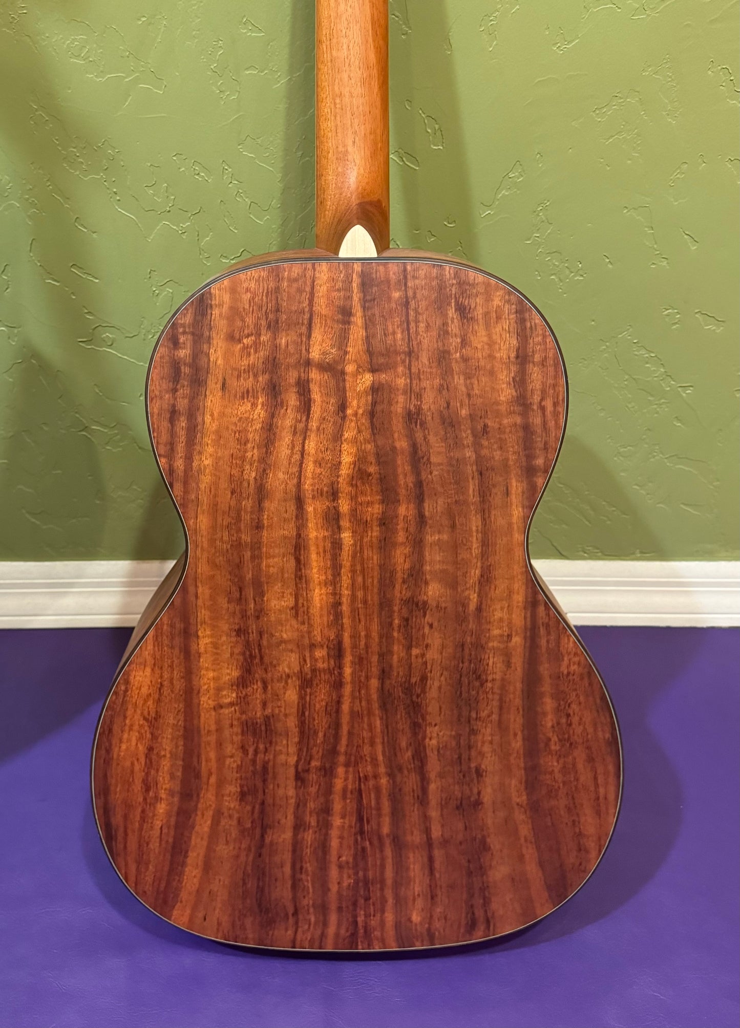 Larivee 000-40 12 Fret Koa Parlor Guitar