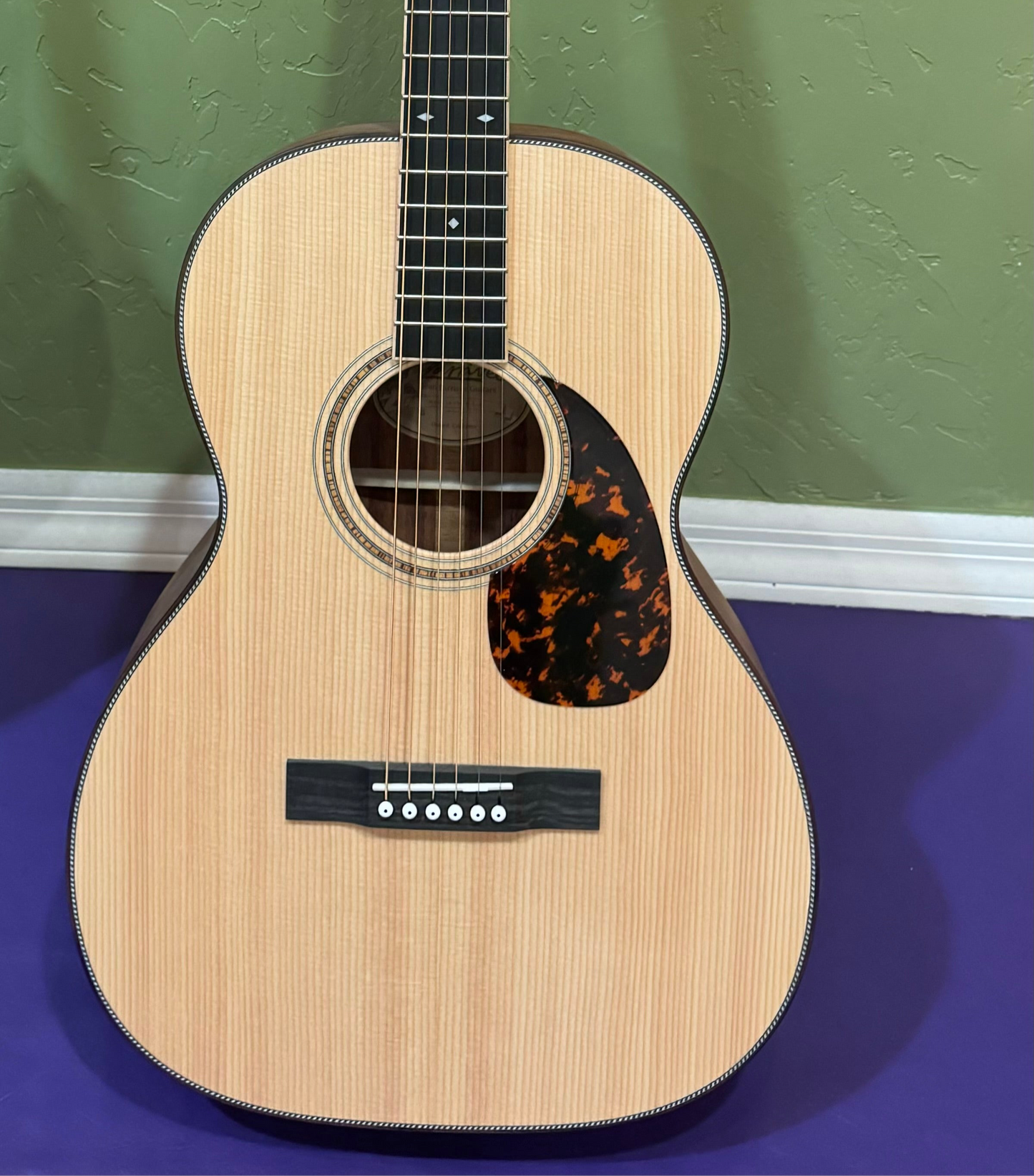 Larivee 000-40 12 Fret Koa Parlor Guitar