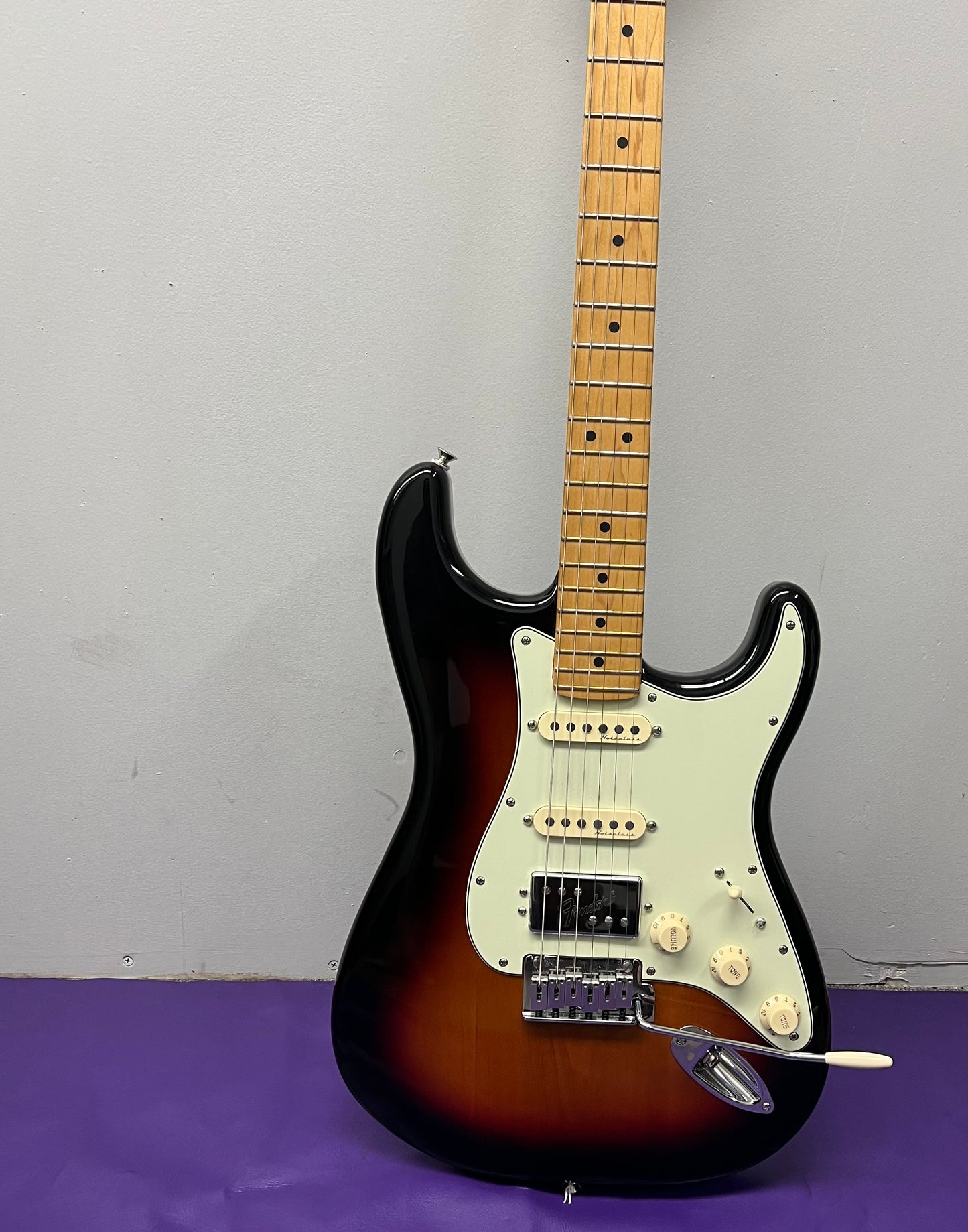 2022 Fender Stratocaster Player plus Noiseless HSS