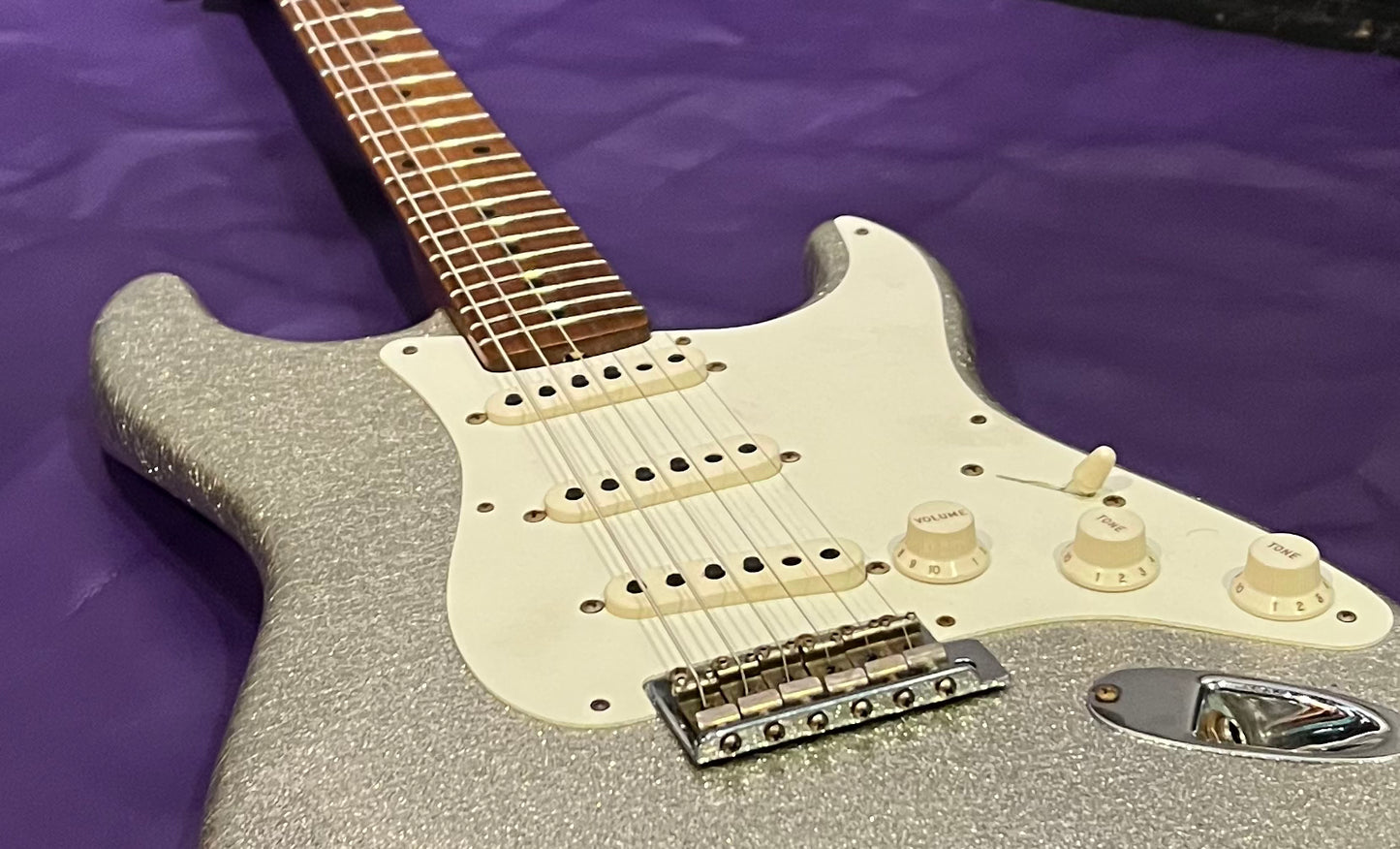 Fender Custom Shop Stratocaster 15th Anniversary Journeyman aged Silver Sparkle